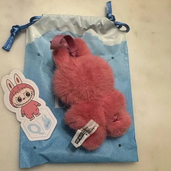 Authentic THE MONSTERS Labubu Pin for Love Letter “Q” - Vinyl Plush Pendant - Picture 6 of 8